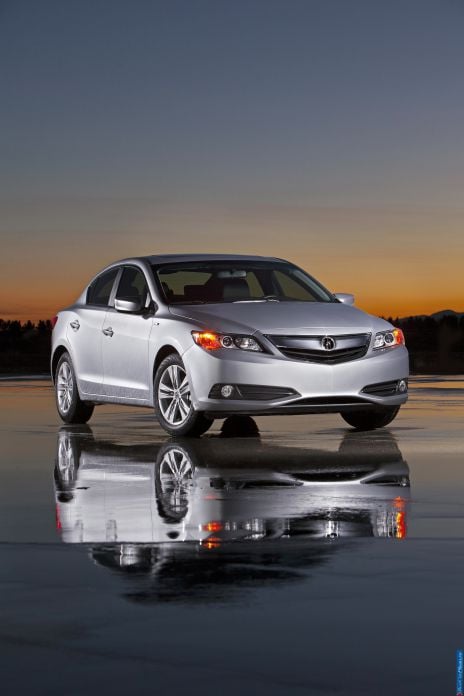 2013 Acura ILX - фотография 1 из 129