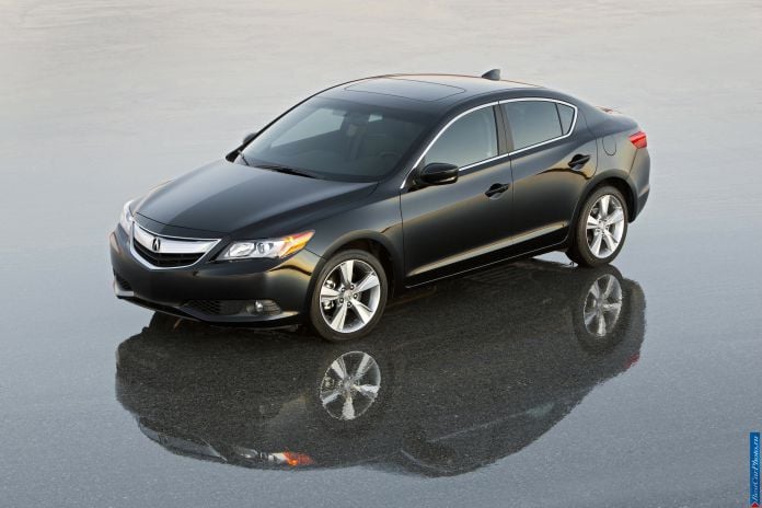 2013 Acura ILX - фотография 2 из 129