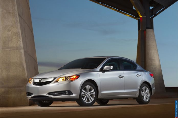 2013 Acura ILX - фотография 8 из 129