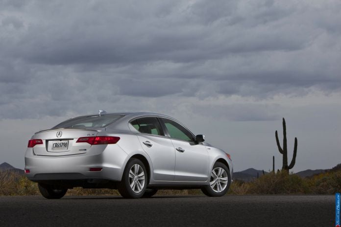 2013 Acura ILX - фотография 9 из 129