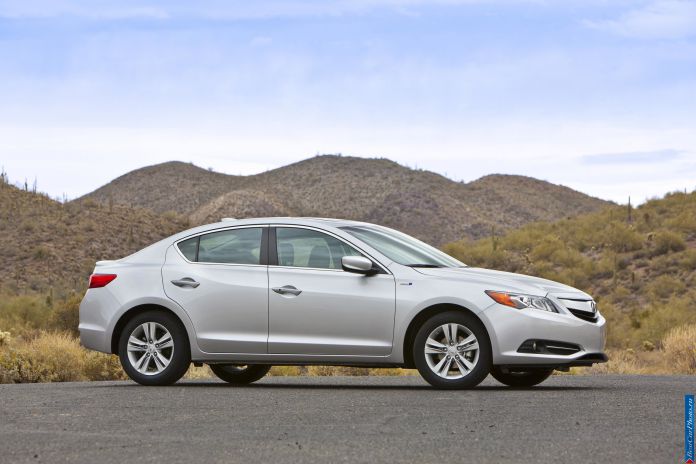 2013 Acura ILX - фотография 18 из 129