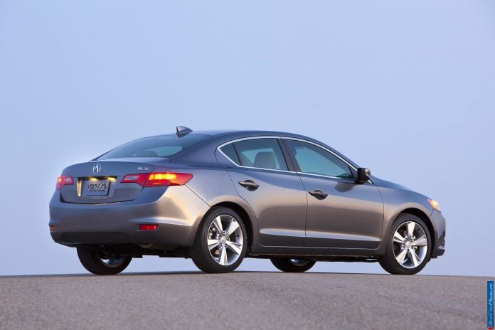 2013 Acura ILX - фотография 20 из 129 2013 Acura ILX - фотография 20 из 129