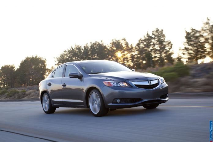 2013 Acura ILX - фотография 32 из 129