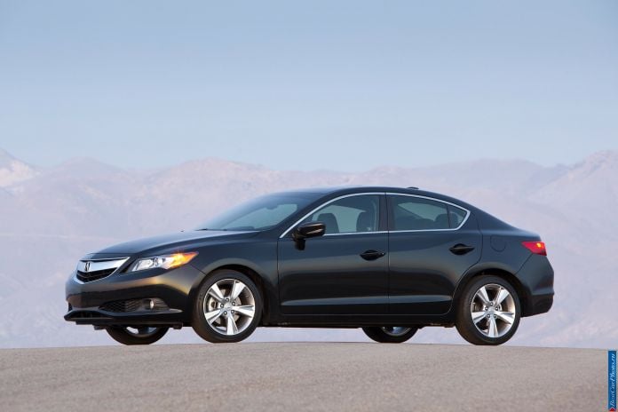 2013 Acura ILX - фотография 41 из 129