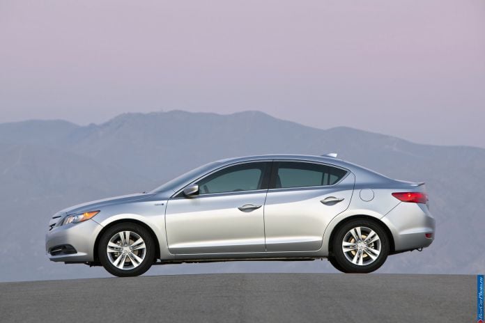 2013 Acura ILX - фотография 42 из 129