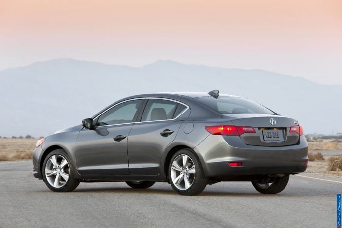 2013 Acura ILX - фотография 65 из 129