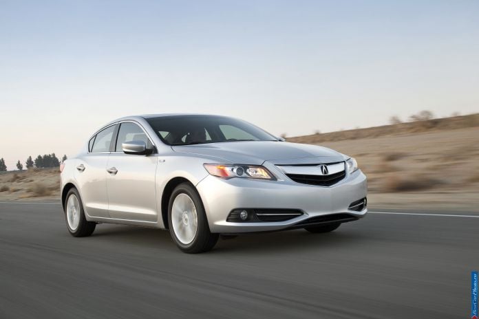 2013 Acura ILX - фотография 78 из 129