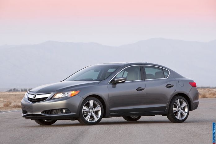 2013 Acura ILX - фотография 100 из 129