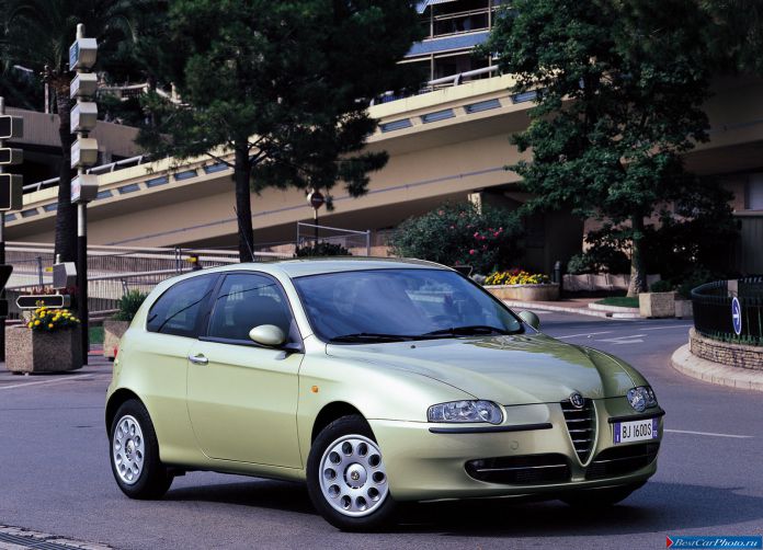 2000 Alfa Romeo 147 - фотография 8 из 56 2000 Alfa Romeo 147 - фотография 8 из 56