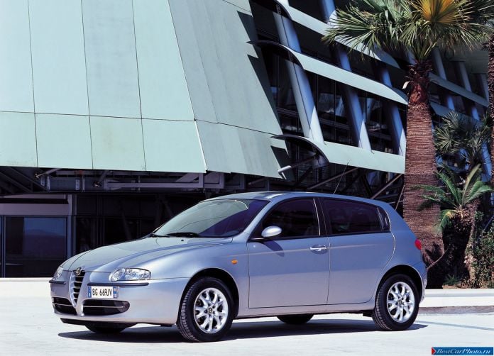 2000 Alfa Romeo 147 - фотография 21 из 56 2000 Alfa Romeo 147 - фотография 21 из 56