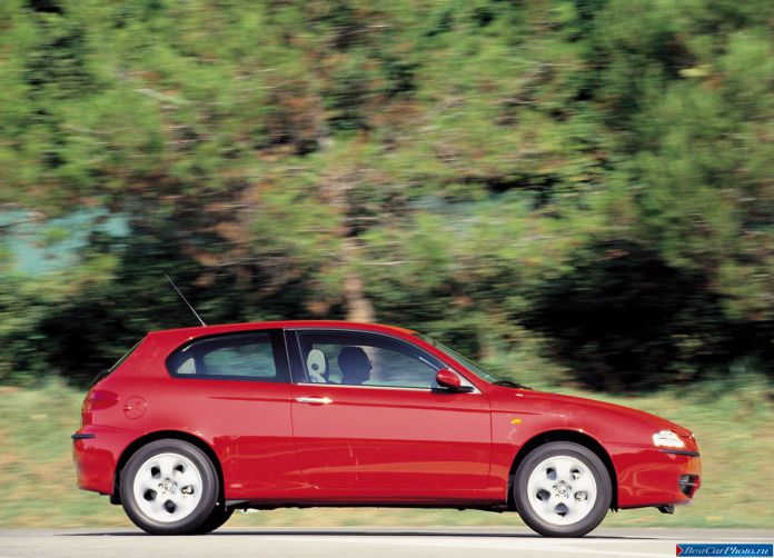 2000 Alfa Romeo 147 - фотография 25 из 56 2000 Alfa Romeo 147 - фотография 25 из 56