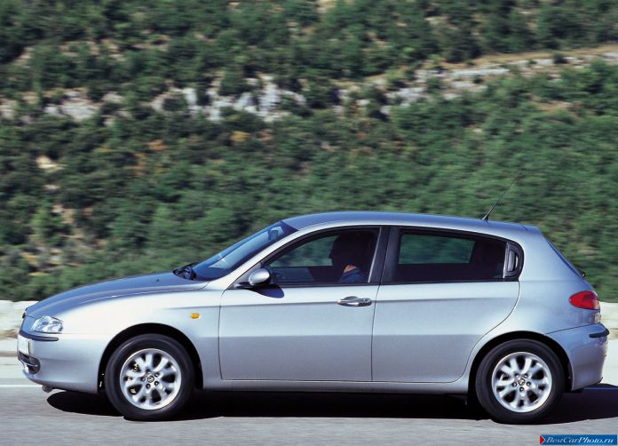 2000 Alfa Romeo 147 - фотография 28 из 56 2000 Alfa Romeo 147 - фотография 28 из 56