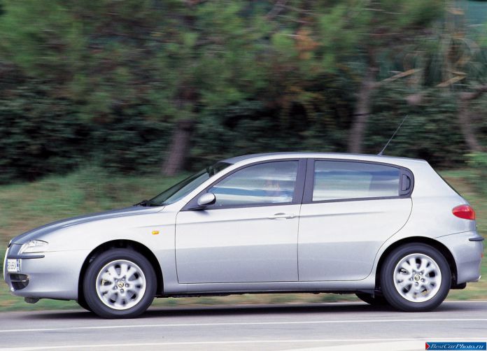 2000 Alfa Romeo 147 - фотография 36 из 56
