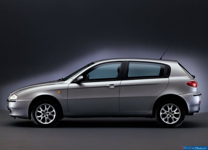 2000 Alfa Romeo 147 - фотография 38 из 56 2000 Alfa Romeo 147 - фотография 38 из 56