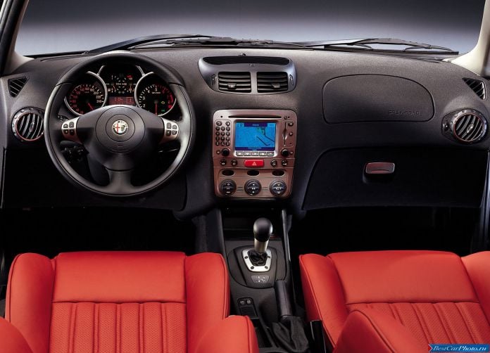 2000 Alfa Romeo 147 - фотография 41 из 56
