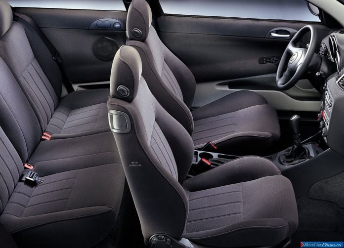 2000 Alfa Romeo 147 - фотография 44 из 56 2000 Alfa Romeo 147 - фотография 44 из 56