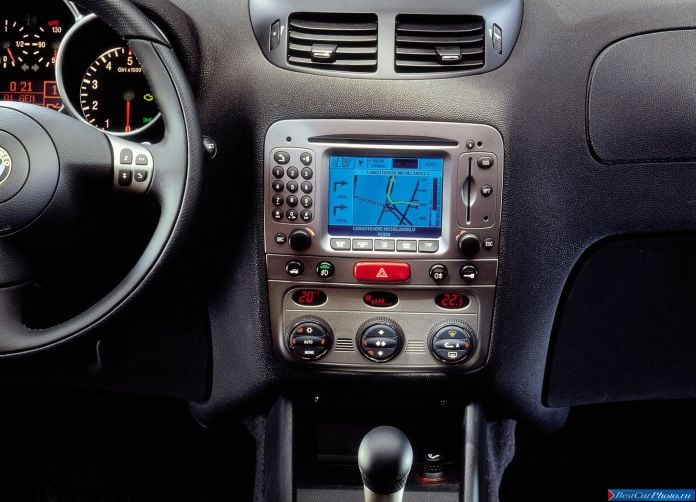 2000 Alfa Romeo 147 - фотография 47 из 56 2000 Alfa Romeo 147 - фотография 47 из 56