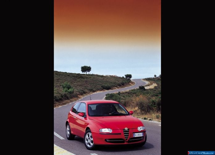 2000 Alfa Romeo 147 - фотография 50 из 56 2000 Alfa Romeo 147 - фотография 50 из 56