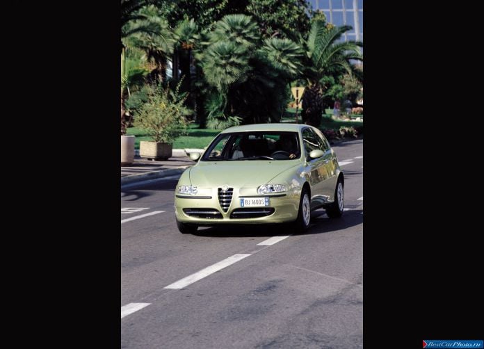 2000 Alfa Romeo 147 - фотография 55 из 56 2000 Alfa Romeo 147 - фотография 55 из 56