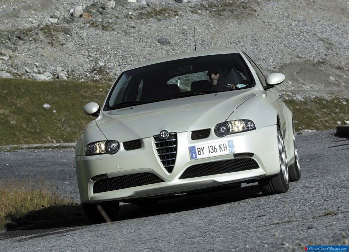2002 Alfa Romeo 147 GTA - фотография 15 из 56 2002 Alfa Romeo 147 GTA - фотография 15 из 56