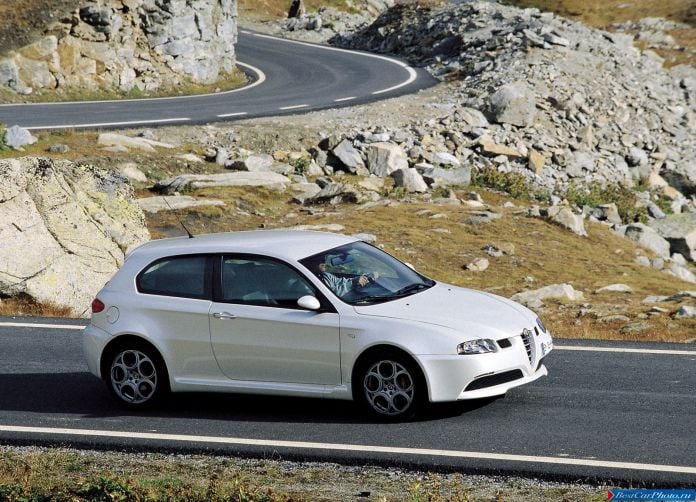 2002 Alfa Romeo 147 GTA - фотография 33 из 56 2002 Alfa Romeo 147 GTA - фотография 33 из 56