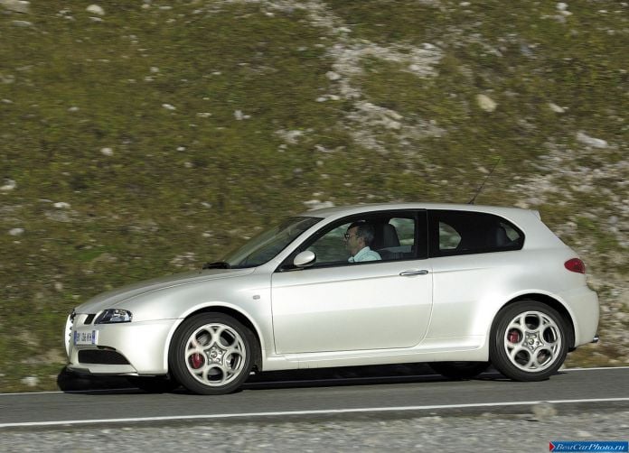 2002 Alfa Romeo 147 GTA - фотография 35 из 56