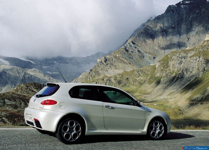 2002 Alfa Romeo 147 GTA - фотография 45 из 56