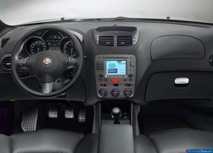 2002 Alfa Romeo 147 GTA - фотография 53 из 56 2002 Alfa Romeo 147 GTA - фотография 53 из 56