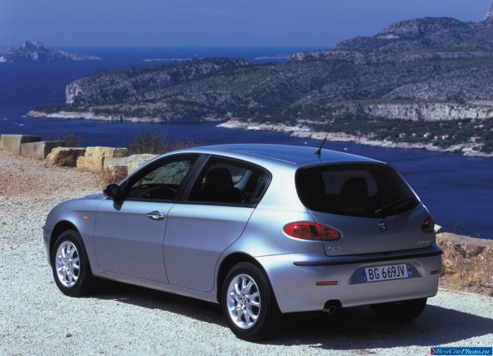 2002 Alfa Romeo 147 JTD 16v - фотография 2 из 5 2002 Alfa Romeo 147 JTD 16v - фотография 2 из 5