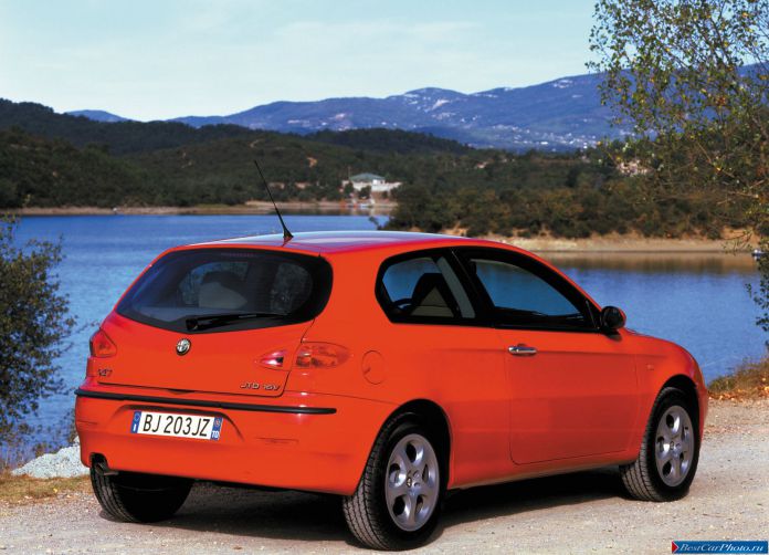 2002 Alfa Romeo 147 JTD 16v - фотография 4 из 5 2002 Alfa Romeo 147 JTD 16v - фотография 4 из 5