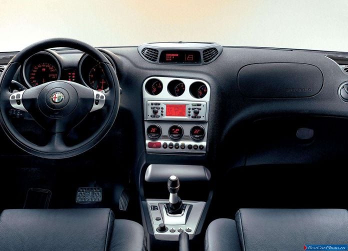 2003 Alfa Romeo 156 Sportwagon 2.0 JTD - фотография 27 из 30 2003 Alfa Romeo 156 Sportwagon 2.0 JTD - фотография 27 из 30