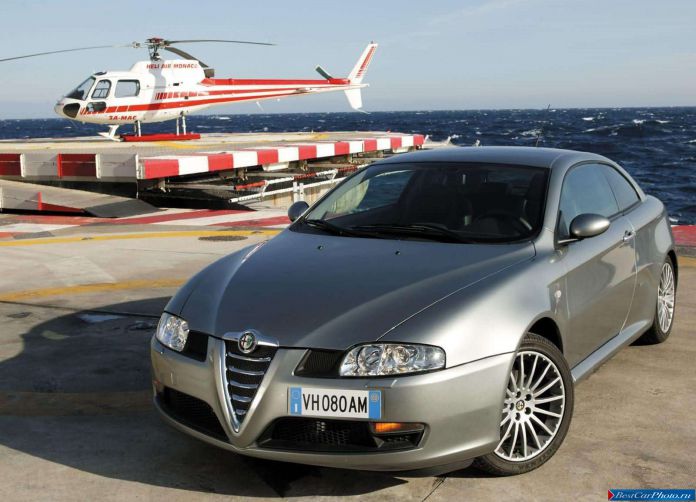 2003 Alfa Romeo GT - фотография 1 из 60
