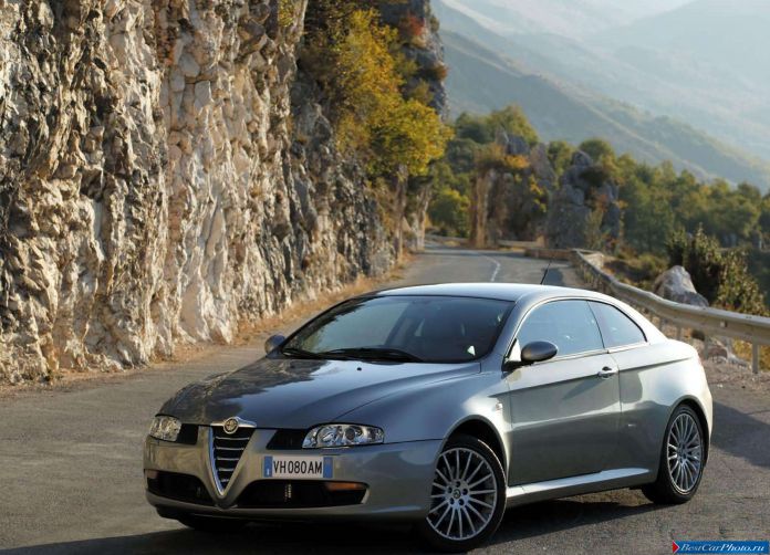2003 Alfa Romeo GT - фотография 2 из 60