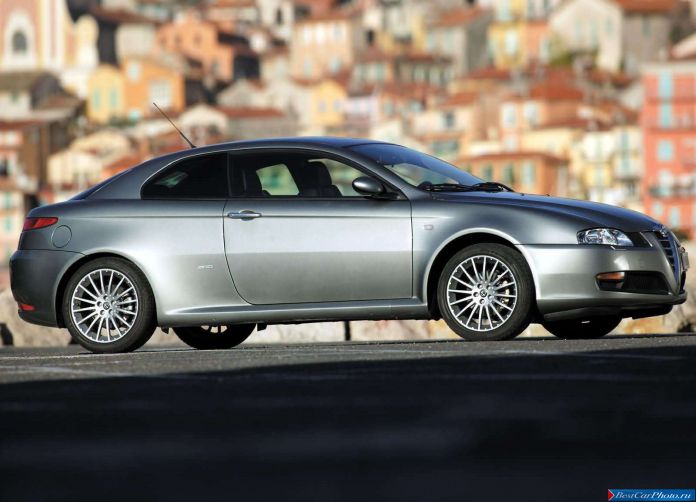 2003 Alfa Romeo GT - фотография 16 из 60 2003 Alfa Romeo GT - фотография 16 из 60
