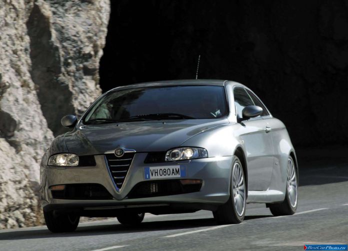 2003 Alfa Romeo GT - фотография 24 из 60