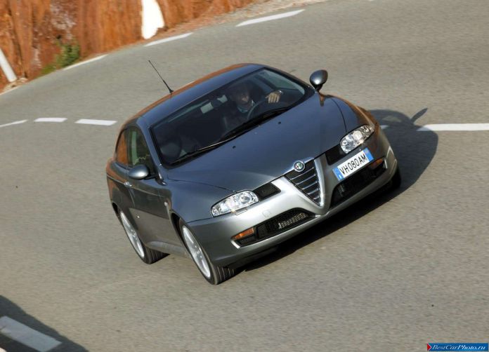2003 Alfa Romeo GT - фотография 31 из 60