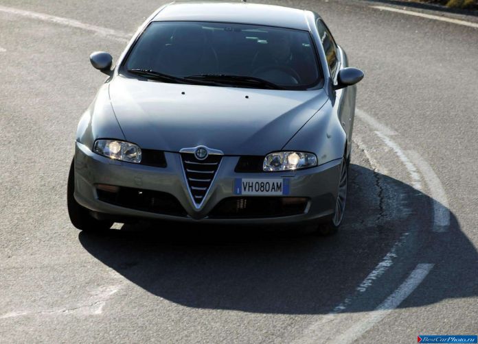 2003 Alfa Romeo GT - фотография 37 из 60
