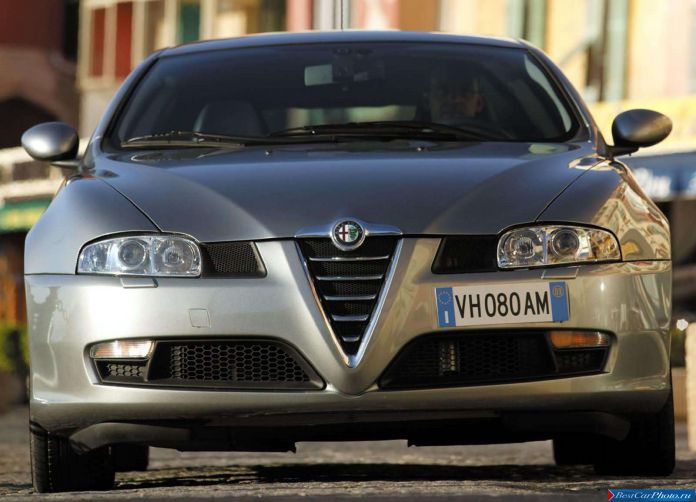 2003 Alfa Romeo GT - фотография 38 из 60