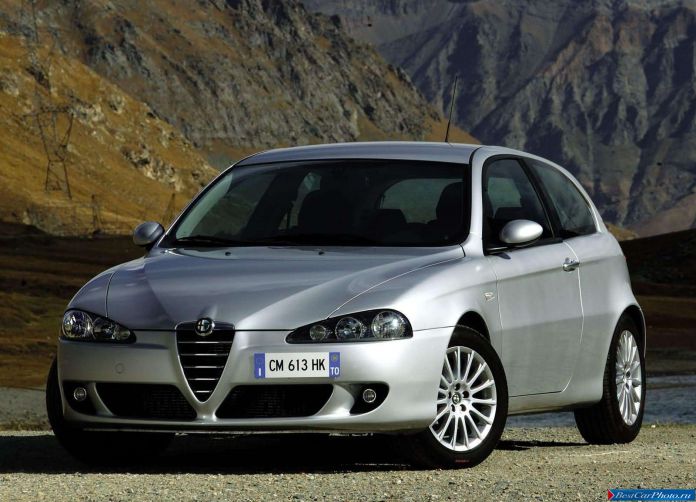 2004 Alfa Romeo 147 3door - фотография 2 из 36