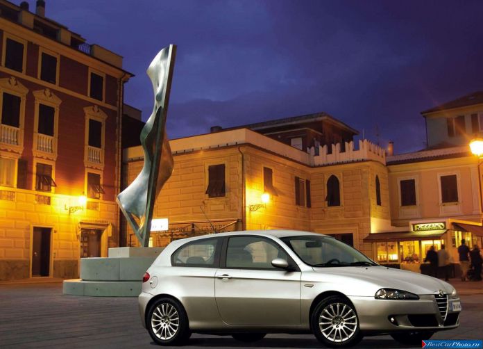 2004 Alfa Romeo 147 3door - фотография 4 из 36