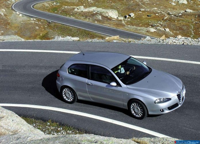 2004 Alfa Romeo 147 3door - фотография 7 из 36 2004 Alfa Romeo 147 3door - фотография 7 из 36
