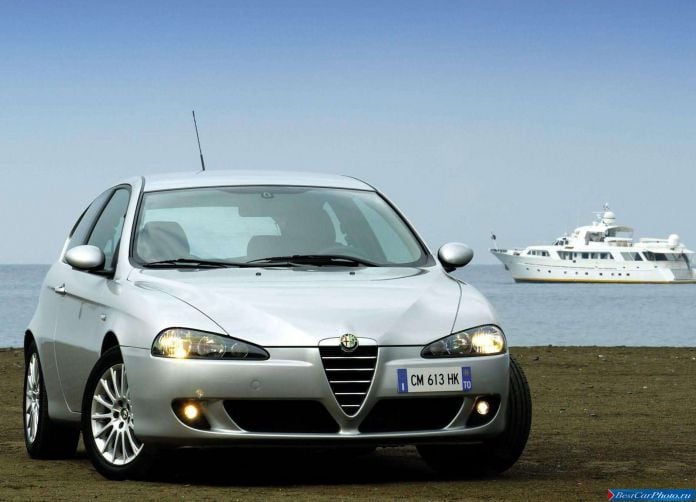 2004 Alfa Romeo 147 3door - фотография 12 из 36 2004 Alfa Romeo 147 3door - фотография 12 из 36