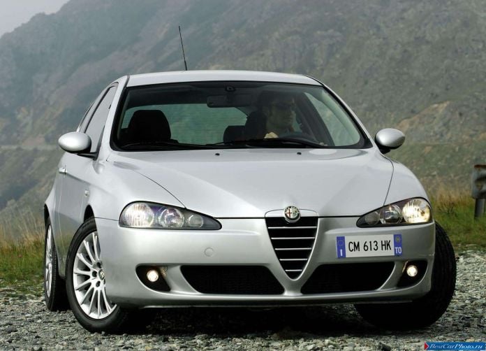 2004 Alfa Romeo 147 3door - фотография 13 из 36