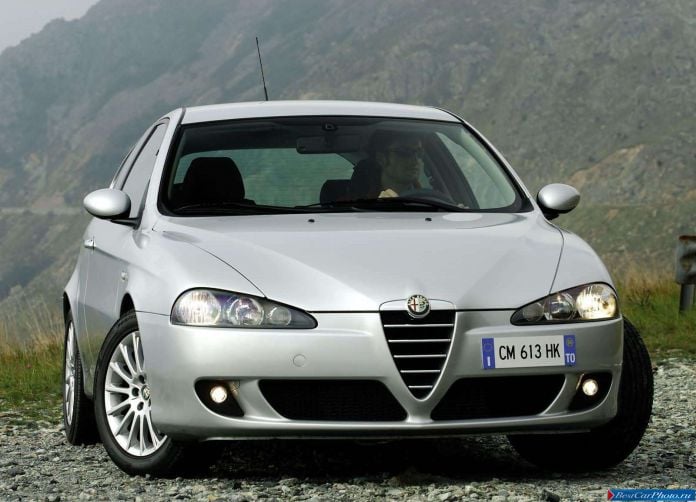 2004 Alfa Romeo 147 3door - фотография 13 из 36 2004 Alfa Romeo 147 3door - фотография 13 из 36