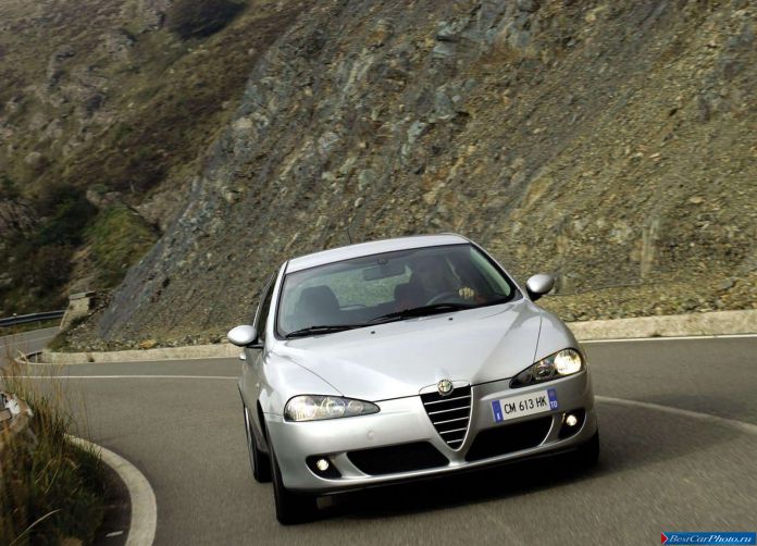 2004 Alfa Romeo 147 3door - фотография 19 из 36 2004 Alfa Romeo 147 3door - фотография 19 из 36
