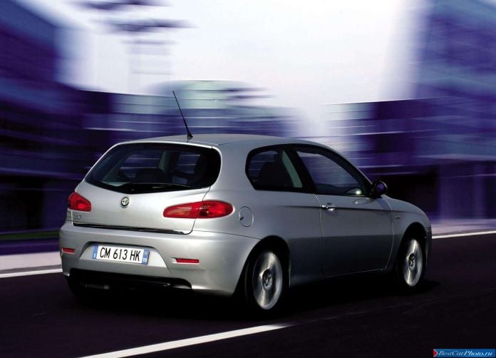 2004 Alfa Romeo 147 3door - фотография 24 из 36 2004 Alfa Romeo 147 3door - фотография 24 из 36
