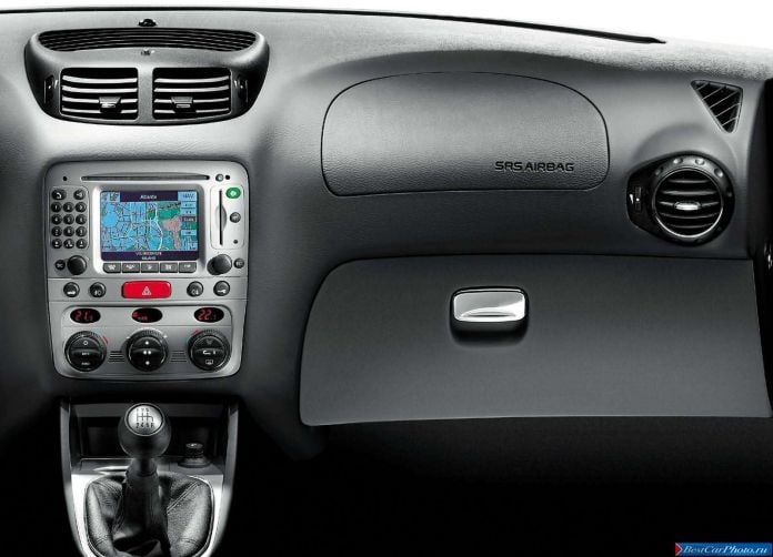 2004 Alfa Romeo 147 5door - фотография 7 из 9 2004 Alfa Romeo 147 5door - фотография 7 из 9