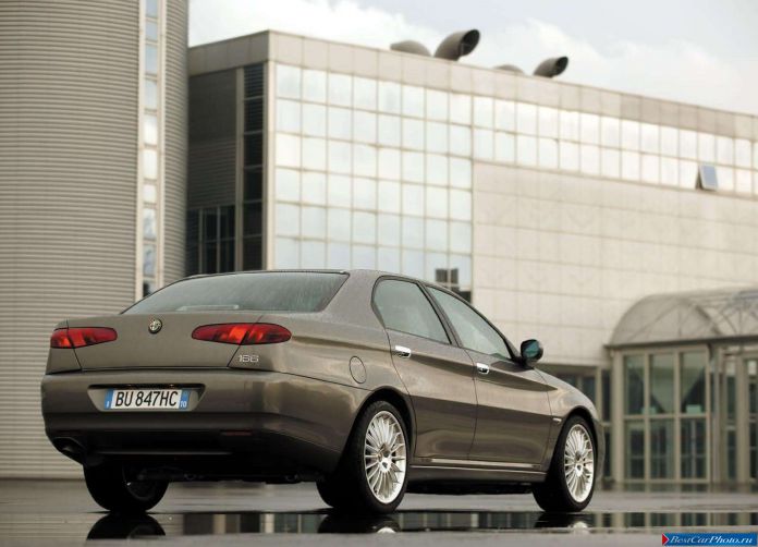 2004 Alfa Romeo 166 - фотография 34 из 47