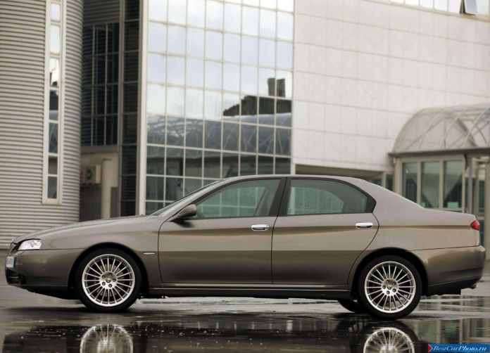 2004 Alfa Romeo 166 - фотография 36 из 47 2004 Alfa Romeo 166 - фотография 36 из 47