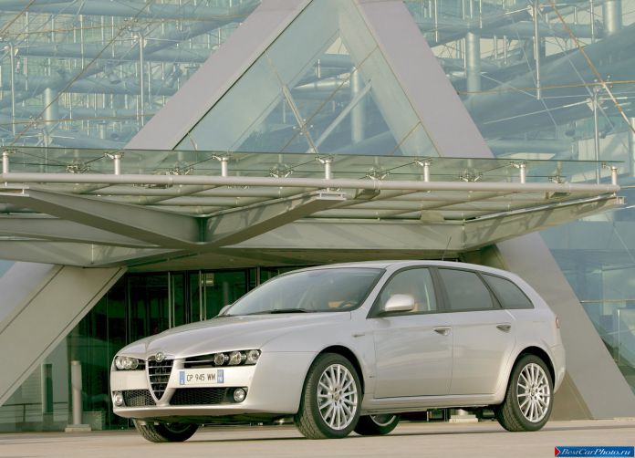 2006 Alfa Romeo 159 Sportwagon - фотография 13 из 58 2006 Alfa Romeo 159 Sportwagon - фотография 13 из 58
